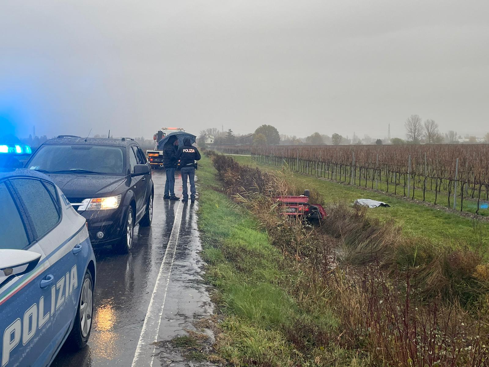 Immagine per Esce di strada vicino al Ponte della Checcha, morto 57enne di Romans d'Isonzo